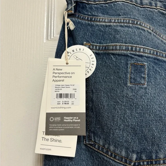 NWT Vuori Vintage Jean Classic Fit 30 in Medium Wash Denim
